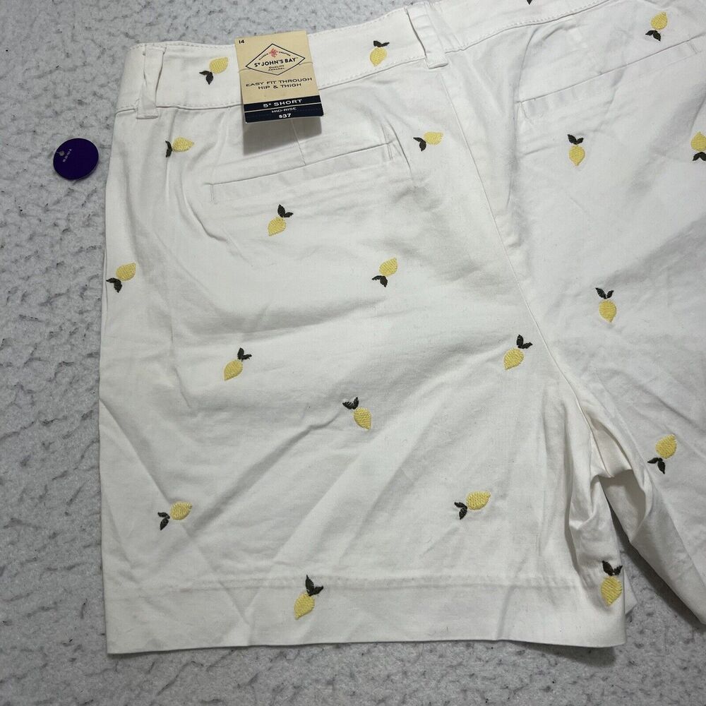 St. John's Bay Women's 14 White Yellow Lemon Pattern 5" Inseam Flat Front Shorts - Picture 8 of 12